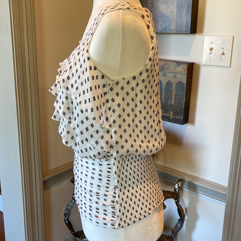 White House Black Market Blouse - Picture 5 of 8